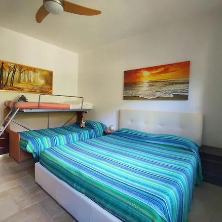 Apartment Sea Mountain 2 Varraze